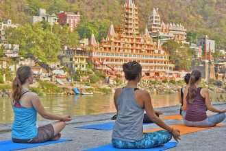 best yoga retreats in Rishikesh